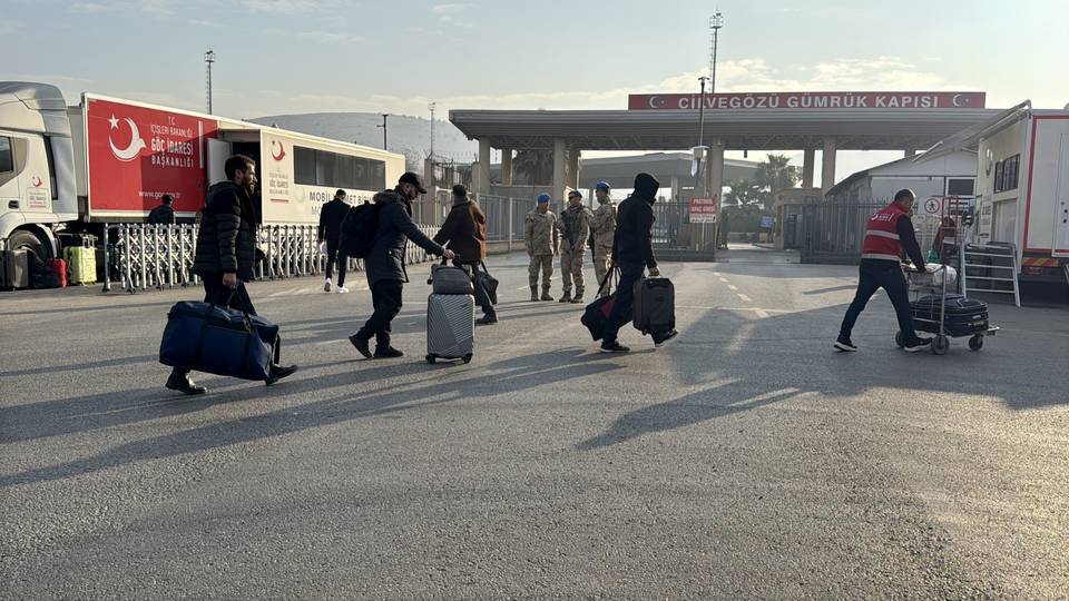 Türkiye facilitates Syrians' return through three border gates in Hatay