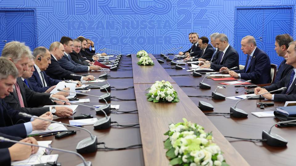 Erdogan and Putin meet in Kazan amid rising global tensions