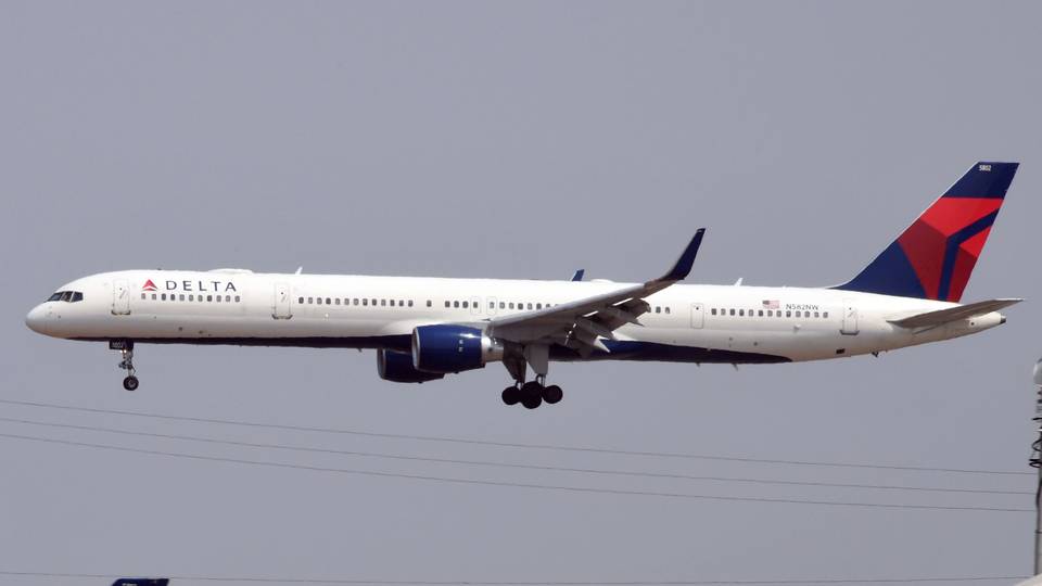 Scare as Boeing plane makes emergency stop in Senegal