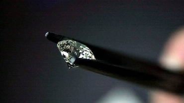 Central Africa Republic wins bid to lift embargo on its diamonds