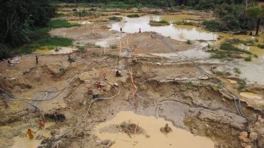 Hundreds march for ban on Ghana's illegal gold mining