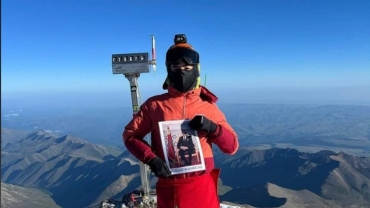 13-year-old Moroccan reaches top of highest mountain in Europe